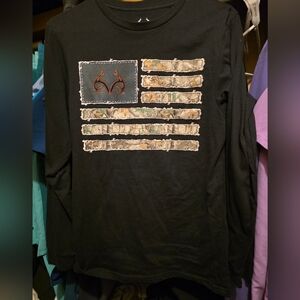 Realtree Black Long Sleeve with Camouflage Flag